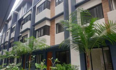 Sulit size superb location San Juan Townhouse 1 parking