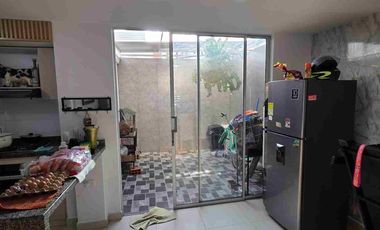 Venta de casa de 3 pisos en conjunto cerrado al oriente de la ciudad de neiva