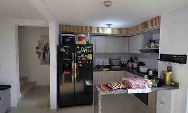 Venta de casa de 3 pisos en conjunto cerrado al oriente de la ciudad de neiva