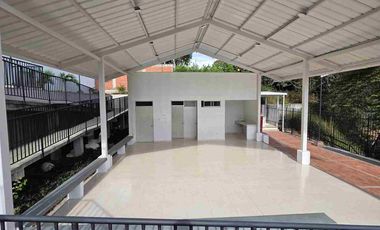 Venta de casa de 3 pisos en conjunto cerrado al oriente de la ciudad de neiva