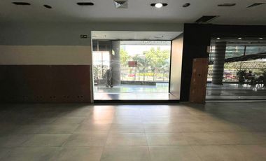LOCAL COMERCIAL EN VENTA CENTRO COMERCIAL MAYORCA SABANETA