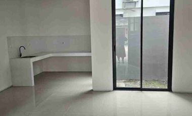 Rumah baru Minimalis Amesta Living SBY Timur