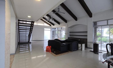 4BR Townhouse with 4- car Garage in Valle Verde 2, Pasig City