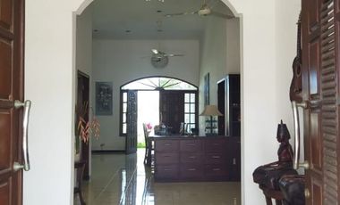 Dijual Rumah Gaya Klasik Eropa – Glagah, Banyuwangi