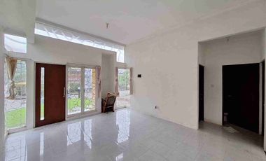 Rumah Hook Murah di Jalan Utama Cluster Terdepan Rancamaya Golf Estate