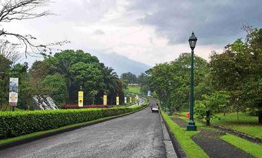 Rumah Hook Murah di Jalan Utama Cluster Terdepan Rancamaya Golf Estate