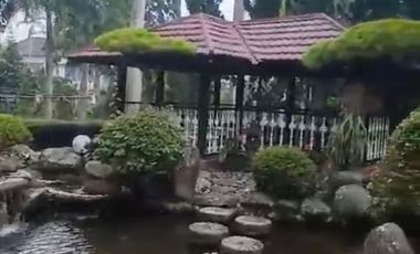 FOR SALE AT CHEAPEAST PRICE A WELL MAINTAINED LUXURIOUS VILLA IN CIMACAN PUNCAK.