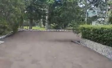 FOR SALE AT CHEAPEAST PRICE A WELL MAINTAINED LUXURIOUS VILLA IN CIMACAN PUNCAK.