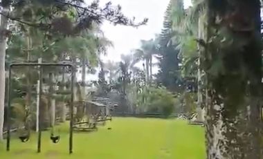 FOR SALE AT CHEAPEAST PRICE A WELL MAINTAINED LUXURIOUS VILLA IN CIMACAN PUNCAK.