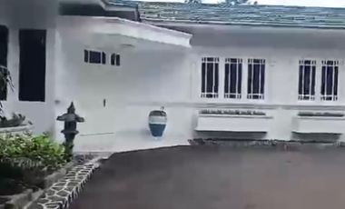 FOR SALE AT CHEAPEAST PRICE A WELL MAINTAINED LUXURIOUS VILLA IN CIMACAN PUNCAK.