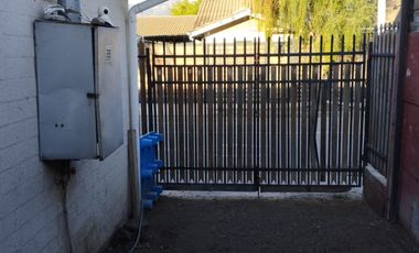 SE VENDE CASA EN LOS ROBLES QUILLOTA