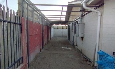 SE VENDE CASA EN LOS ROBLES QUILLOTA