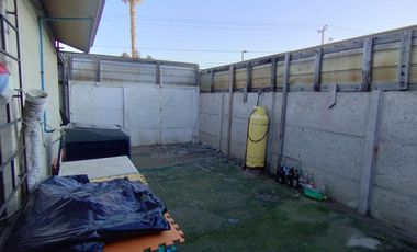 SE VENDE CASA EN LOS ROBLES QUILLOTA