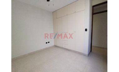 Alquilo Lindo Y Amplio Departamento En Urb. Country Club Av. Fortunato Chirichigno//ID:1158024