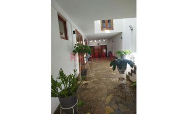 Venta De Casa Moderna En Av.Grau Sullana//ID:1157374