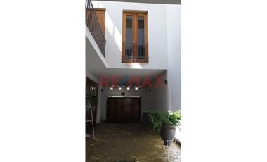 Venta De Casa Moderna En Av.Grau Sullana//ID:1157374