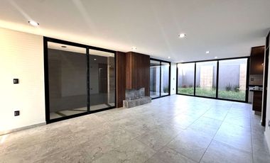 Casa en Venta en San Angel IV con Roof Garden y fogatero.