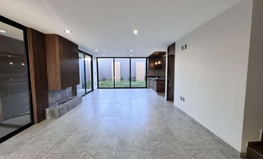 Casa en Venta en San Angel IV con Roof Garden y fogatero.