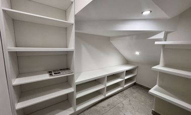 Casa en Venta en San Angel IV con Roof Garden y fogatero.