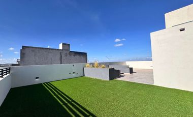 Casa en Venta en San Angel IV con Roof Garden y fogatero.