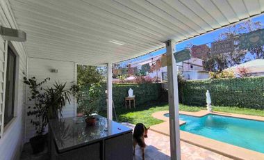 Venta de hermosa casa en el centro de Algarrobo