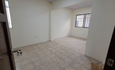 SE ALQUILLA VILLA EN CIUDADELA GUAYASUR