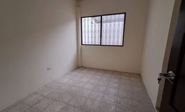SE ALQUILLA VILLA EN CIUDADELA GUAYASUR