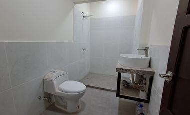 SE ALQUILLA VILLA EN CIUDADELA GUAYASUR