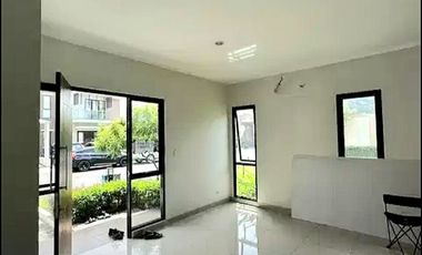 HOEK MEWAH MURAH !! Luas 193 Rumah Cluster Summarecon Bekasi