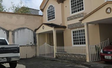 CASA EN EL CENTRO SUR DE LOJA