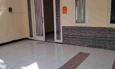 Dikontrakkan Wiguna harga terjangkau semi furnished