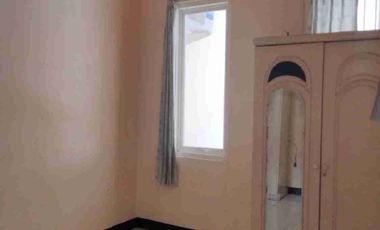 Dikontrakkan Wiguna harga terjangkau semi furnished