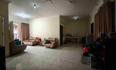 Rumah Luas Row Jalan Lebar di Harapan Indah Bekasi