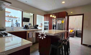 EN VENTA - MODERNA Y AMPLIA CASA DE 4 HABITACIONES