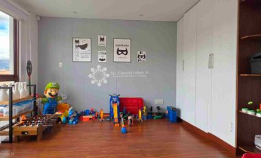 EN VENTA - MODERNA Y AMPLIA CASA DE 4 HABITACIONES