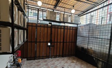 Dijual Cepat Kost Jembatan Lima, Lokasi Strategis, Total 20 Kamar