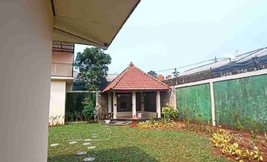 Rumah murah jual.cepat halaman luas dekat akses ke tol dan mrt