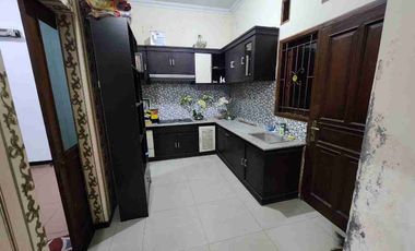 Rumah Bagus 2Lt Semi Furnish Dekat Solo Square Mall