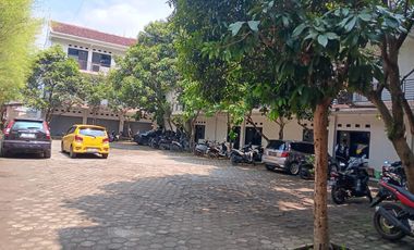 JUAL CEPAT KOST AKTIF TERISI FULL SANGAT COCOK UNTUK INVESTASI LOKASI SANGAT SUPER STRATEGIS DEKAT KAWASAN KAMPUS & PERKANTORAN DI KOTA BANDUNG