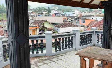 jual  murah villa  5 lantai  area  hotel di Songgokerto kota batu