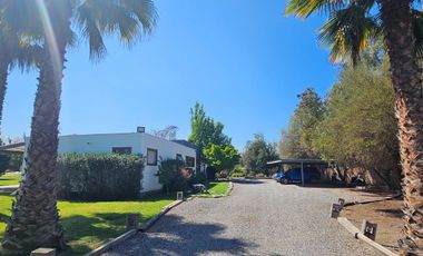 VENTA MODERNA LUMINOSA CASA EN COND. CHICUREO LOS INGLESES