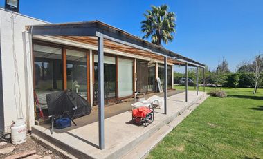 VENTA MODERNA LUMINOSA CASA EN COND. CHICUREO LOS INGLESES