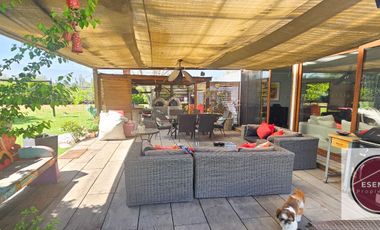 VENTA MODERNA LUMINOSA CASA EN COND. CHICUREO LOS INGLESES