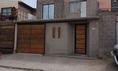 En Venta Casa Ampliada y Remodelada, Sector La Tortuga