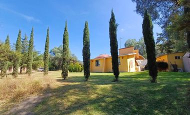 Casa con gran terreno en venta en Tepetlaoxtoc de Hidalgo Estado de Mexico