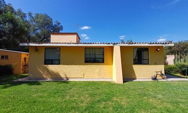 Casa con gran terreno en venta en Tepetlaoxtoc de Hidalgo Estado de Mexico