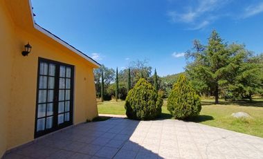 Casa con gran terreno en venta en Tepetlaoxtoc de Hidalgo Estado de Mexico