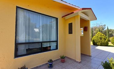 Casa con gran terreno en venta en Tepetlaoxtoc de Hidalgo Estado de Mexico