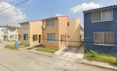Casa de remate bancario en Villa de las Flores Altamira Tamaulipas, a precio de remate.
