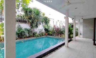 dijual dan disewakan rumah bagus modern 6br lokasi strategis kemang